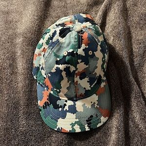 This hat is a camo hat!!